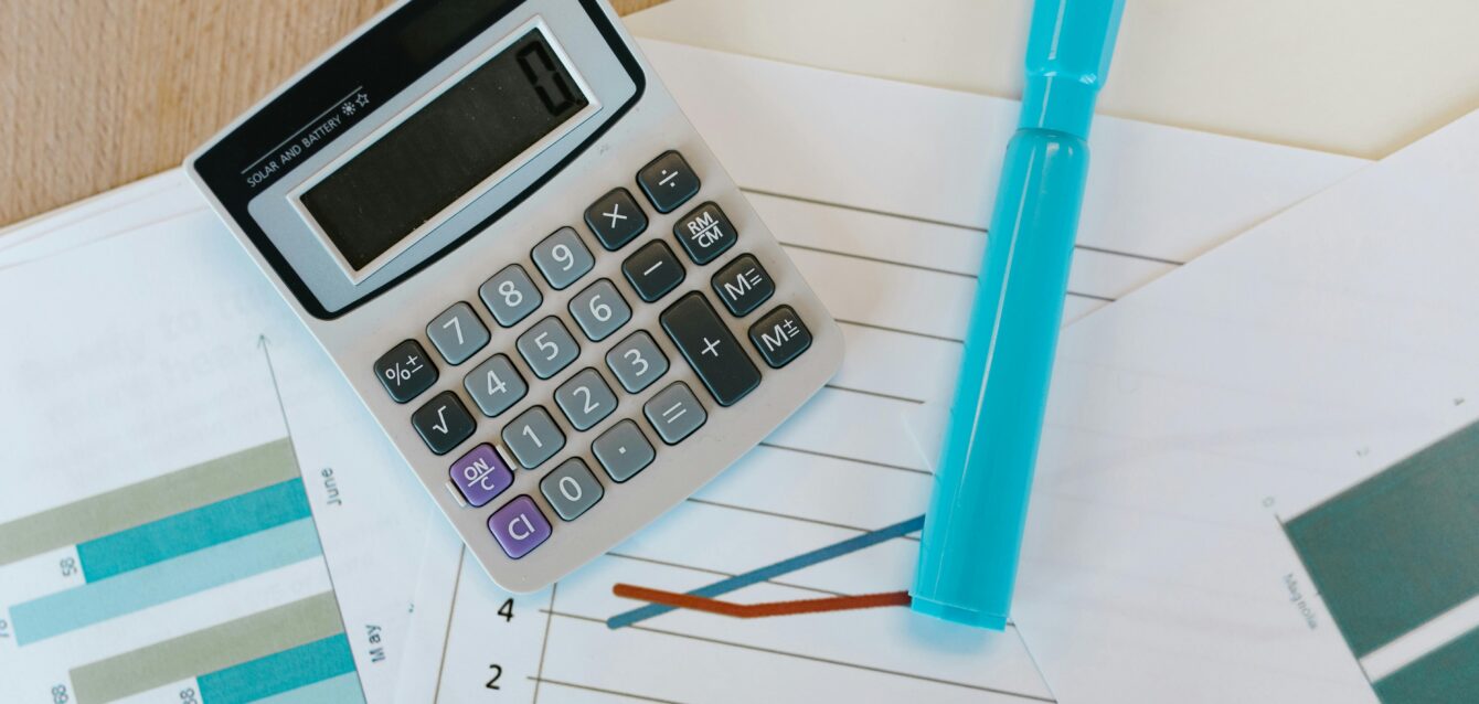 en el país se necesitan sumar más esfuerzos por priorizar la educación financiera desde el sector académico para formar a futuras generaciones que se interesen por esta área.