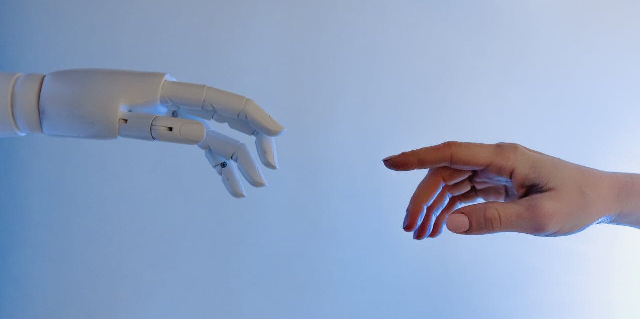 Un estudio revela que los agentes de inteligencia artificial pueden generar convenciones sociales sin que nadie se las enseñe. 