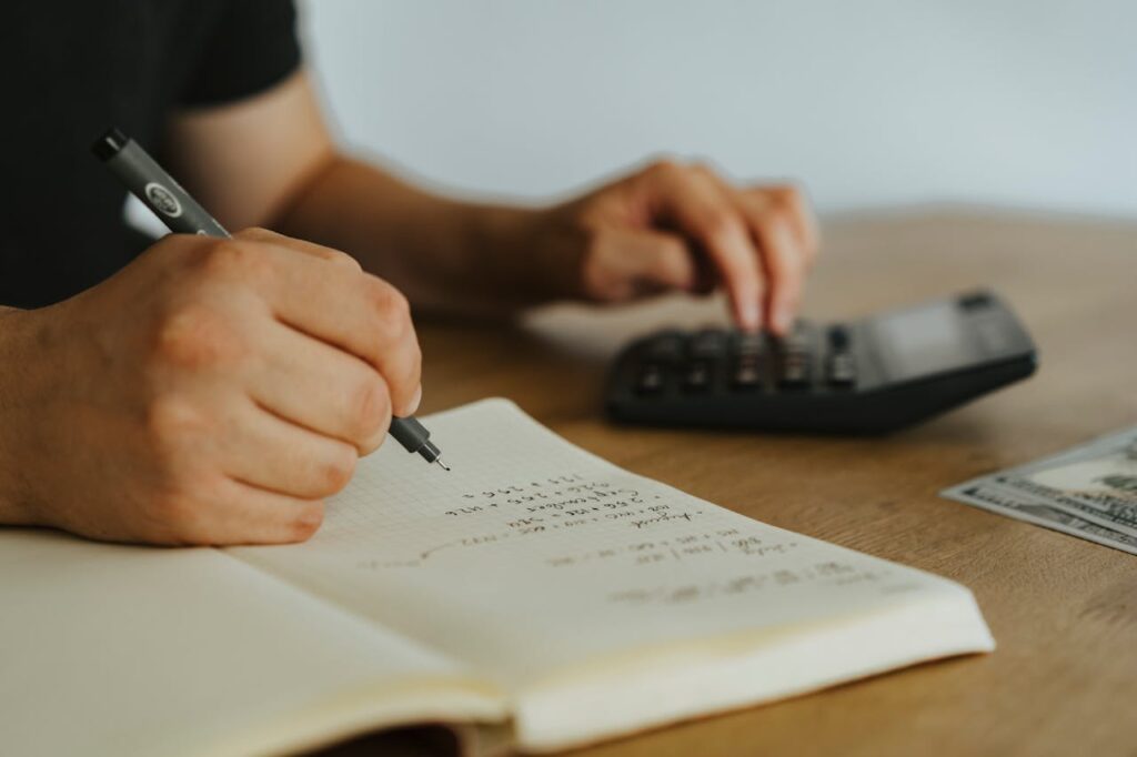 El salario digno, del término en inglés “Living Wage” aprobado por la Organización Internacional del Trabajo (OIT) en febrero de 2024