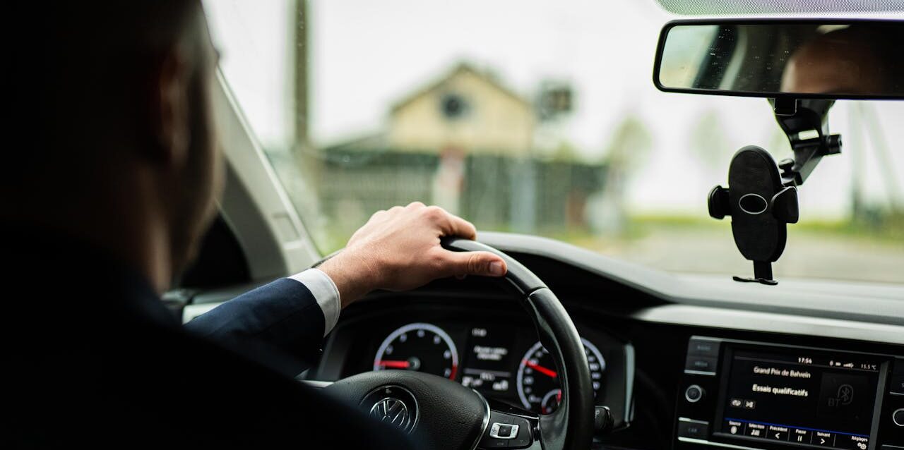 Moverse sin coches propios es una idea que impulsa la plataforma Mazmobi a través de una movilidad compartida