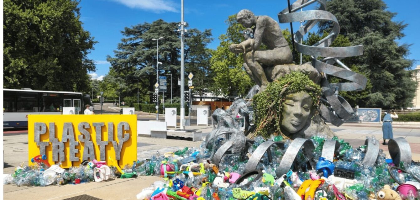 Ginebra Suiza manifestaciones a tratados de plásticos
