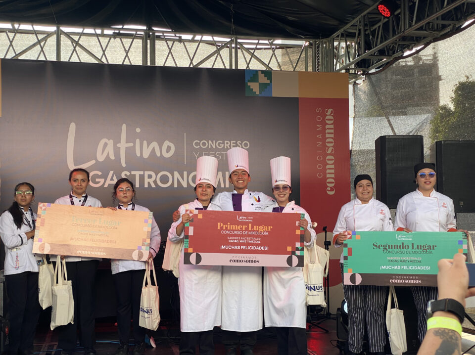 Jóvenes mixólogos reinventan tradición en Latino Gastronomic 2025